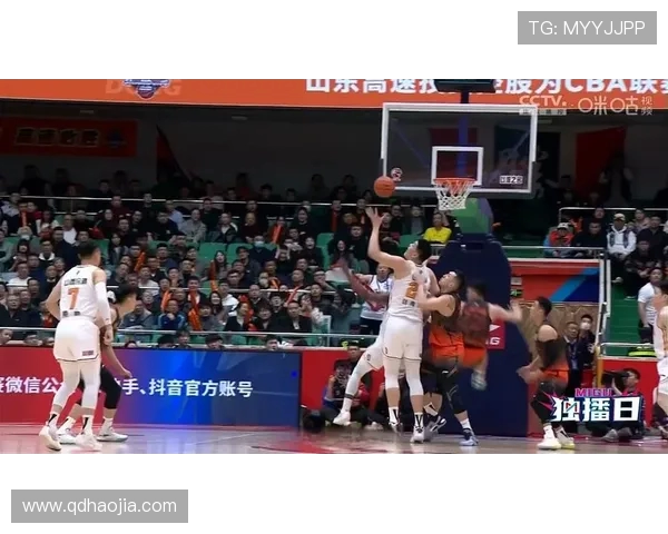 原帅半场13分钟高效4中3砍9分展现攻防全能表现篮板助攻抢断俱佳